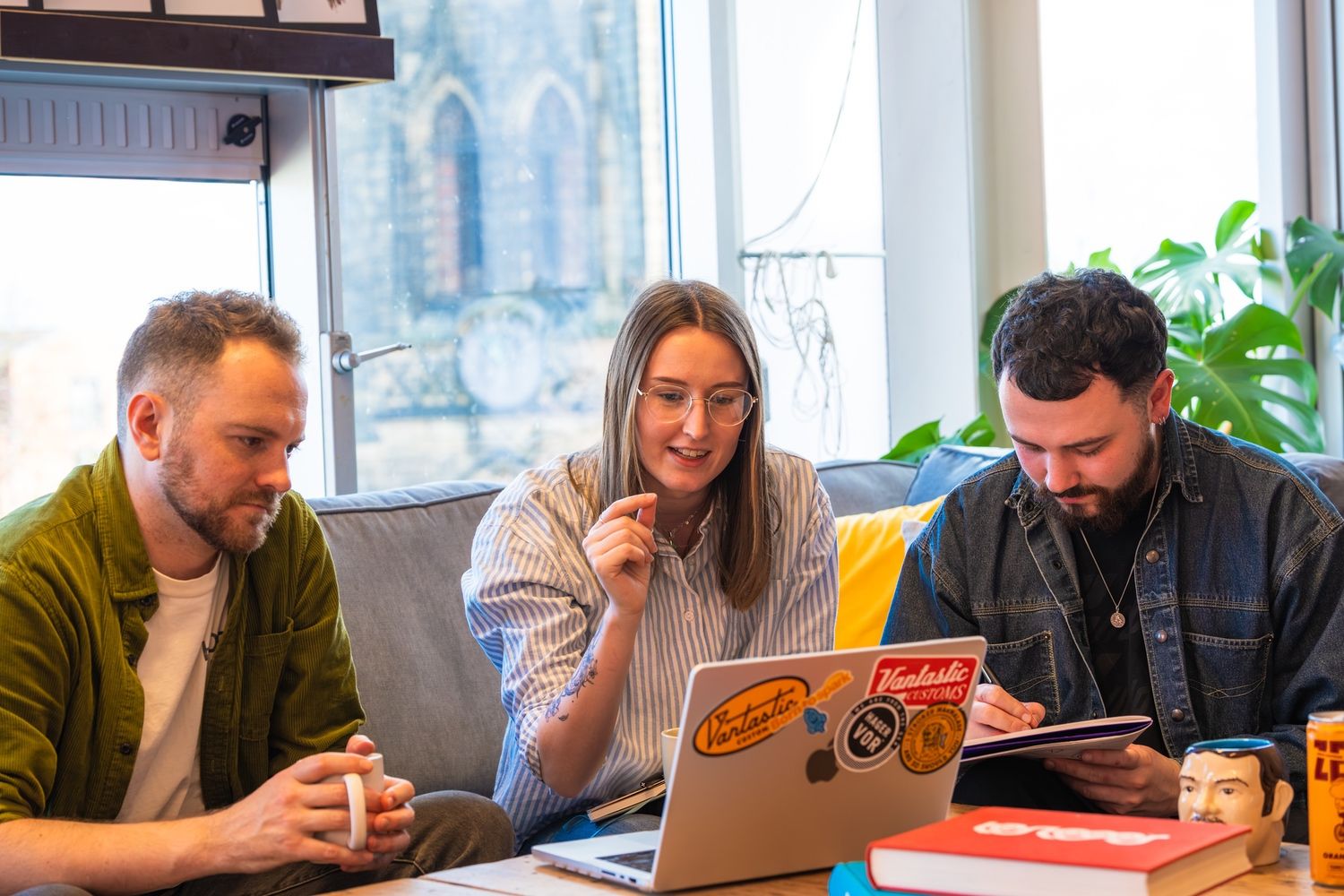 On Poynt Graphic Design TEAM AROUND TABLE
